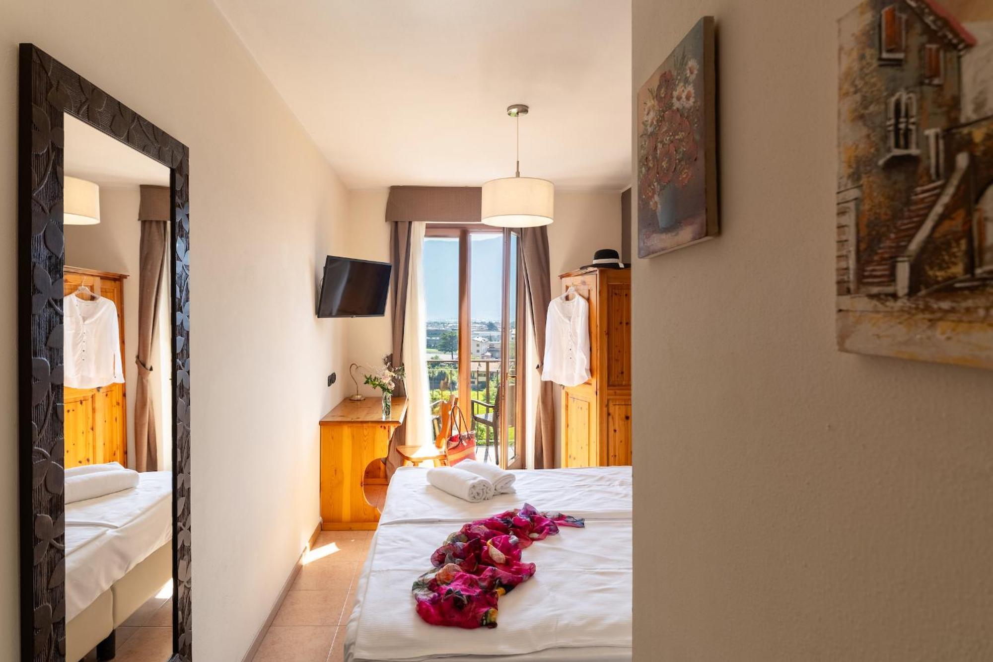 فيلا Agritur Eden Marone ريفا ديل غاردا المظهر الخارجي الصورة