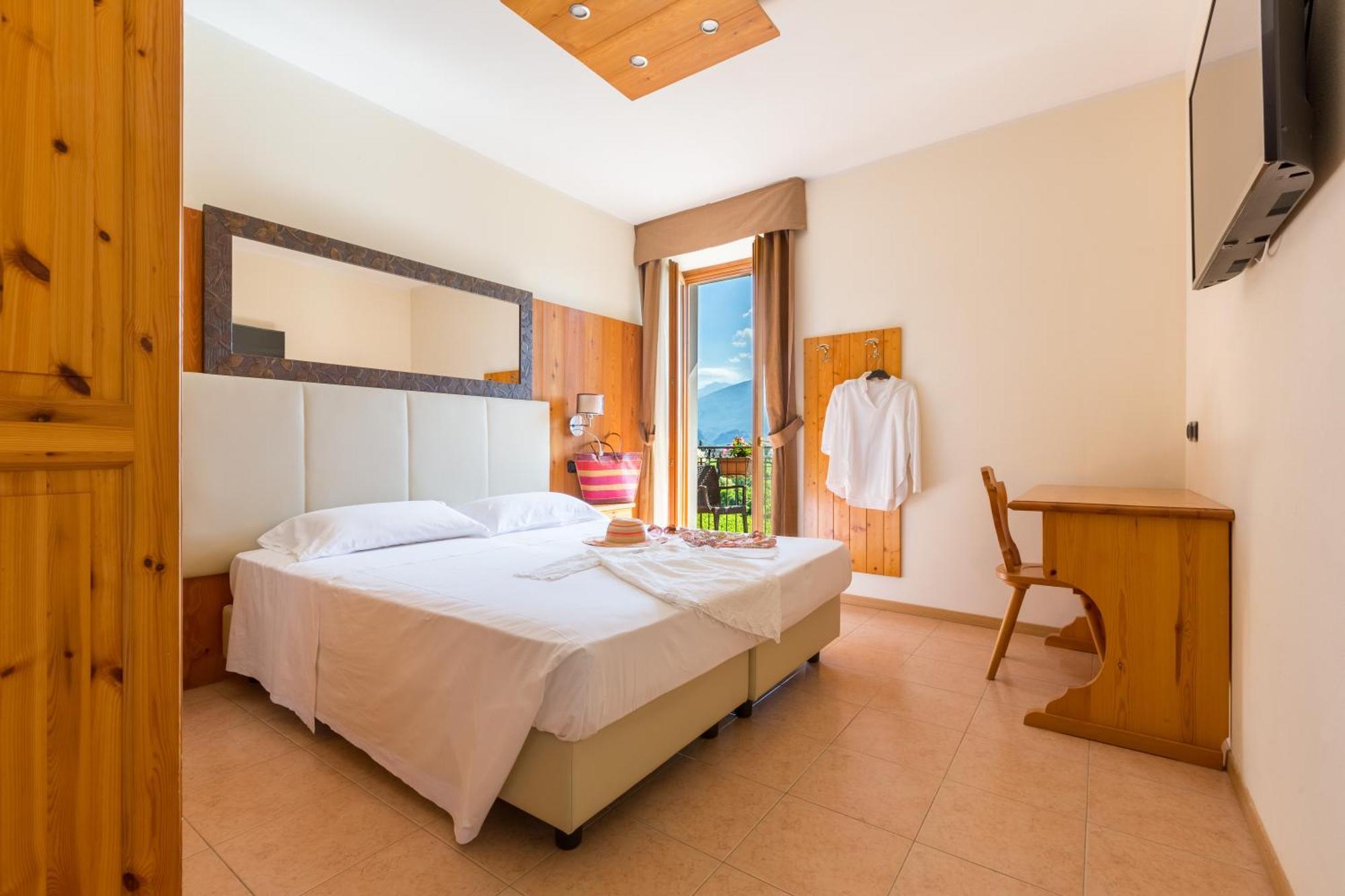 فيلا Agritur Eden Marone ريفا ديل غاردا المظهر الخارجي الصورة