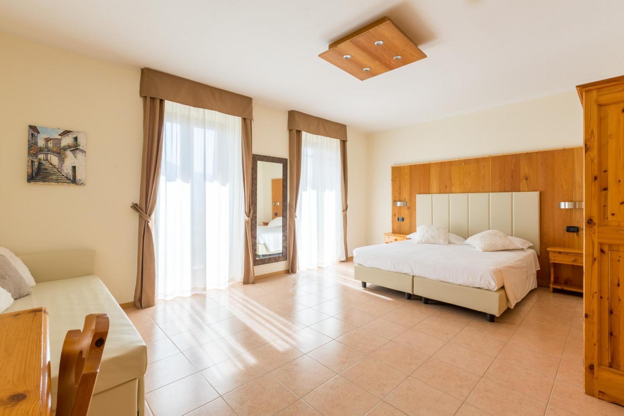 فيلا Agritur Eden Marone ريفا ديل غاردا المظهر الخارجي الصورة
